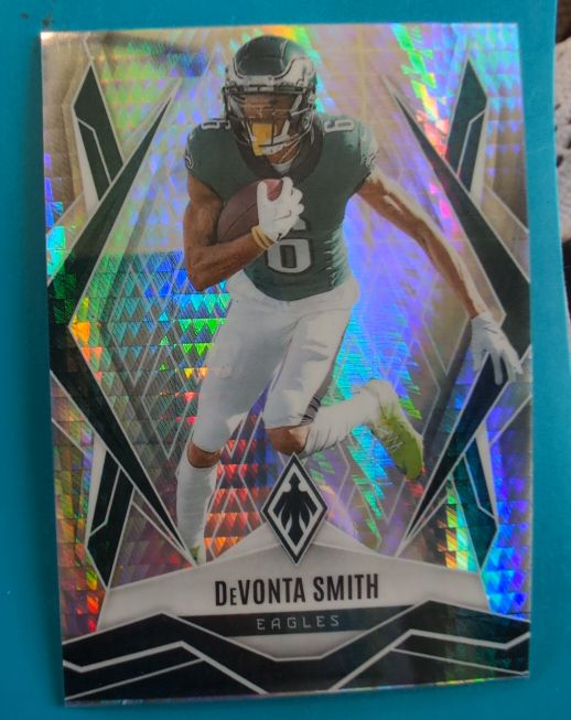 2025 Panini Phoenix #12 DeVonta Smith — front