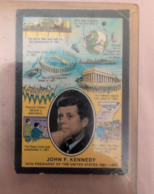 1972 Topps U.S. Presidents #34 John F. Kennedy — front