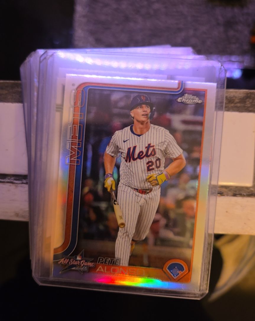 2023 Topps Chrome #75 Pete Alonso — front