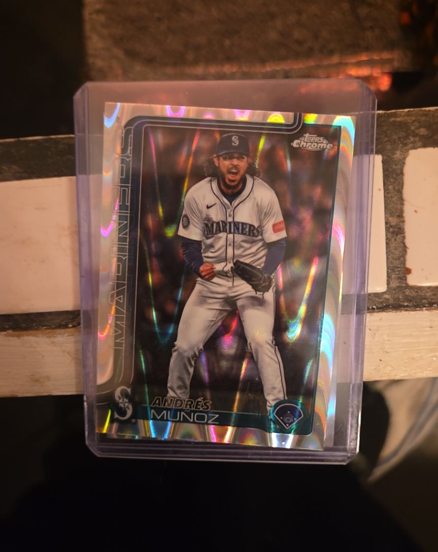 2025 Topps Chrome Update #USC108 Andrés Muñoz — front