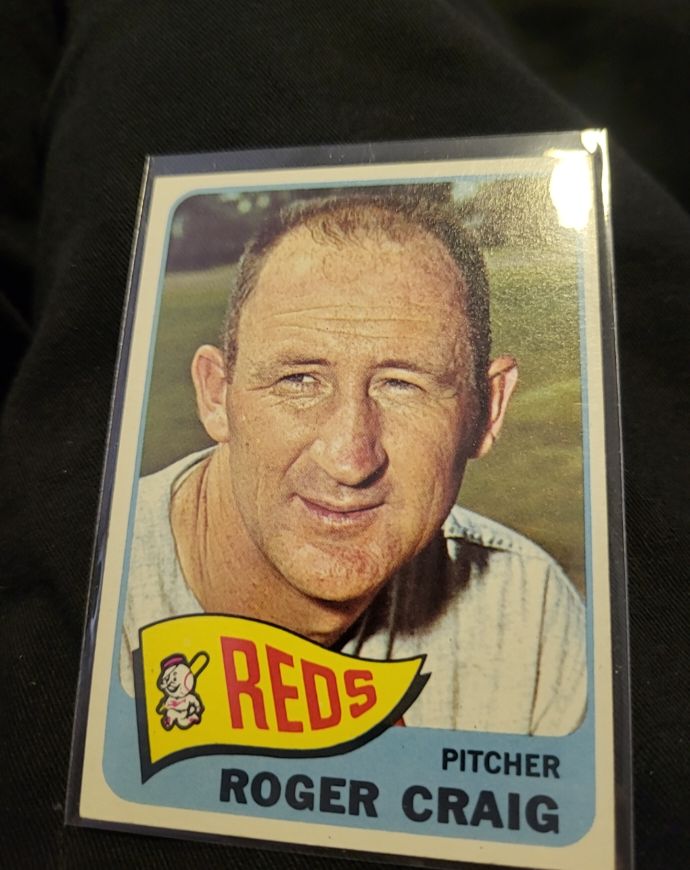 1965 Topps #411 Roger Craig — front