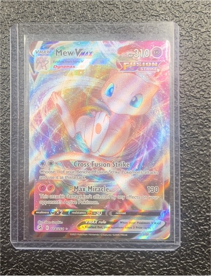 2021 Pokémon TCG Fusion Strike #114 Mew VMAX — front