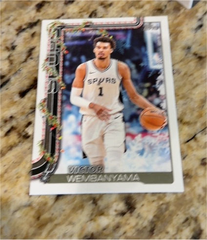 2025-26 Topps Holiday #H156 Victor Wembanyama — front