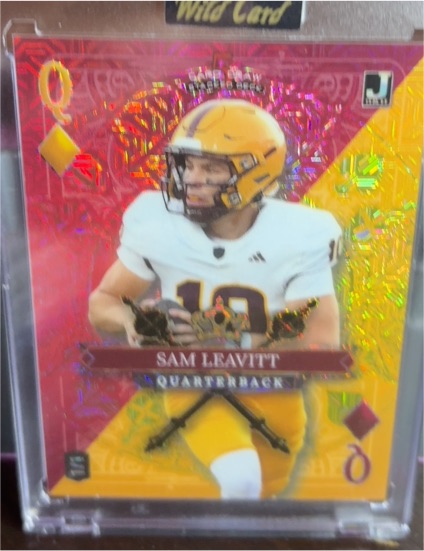 2024 Wild Card Sam Leavitt 5 Card Draw Queen Hearts — front