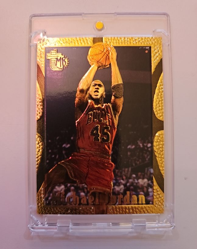 1994-95 Topps Embossed #121 Michael Jordan — front