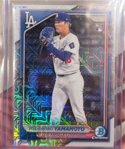 2024 Bowman Chrome #73 Yoshinobu Yamamoto Mojo Refractor Rookie Card — front