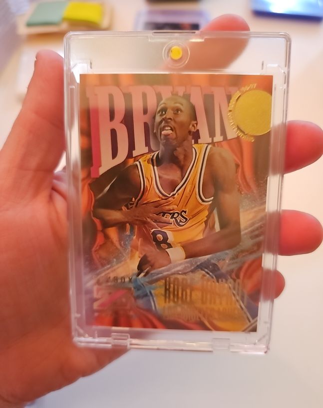 1996-97 Skybox Z Force #142 Kobe Bryant — front