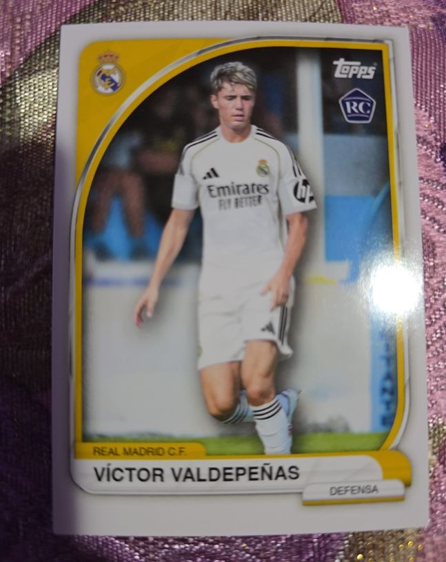 2025 Topps UEFA Club Competitions #8 Víctor Valdepeñas — front