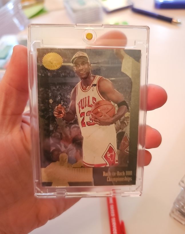 1990 Michael Jordan Gold Foil Insert #23 Chicago Bulls — front
