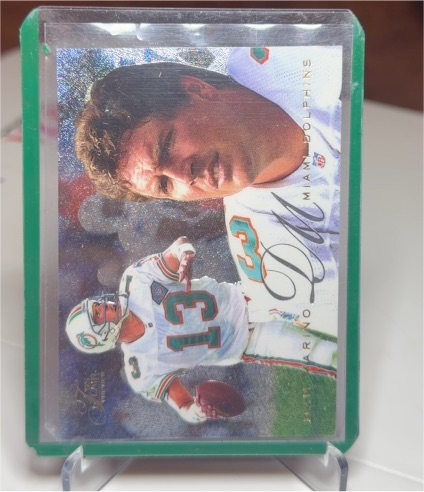 1995 Fleer Flair Preview #18 Dan Marino — front