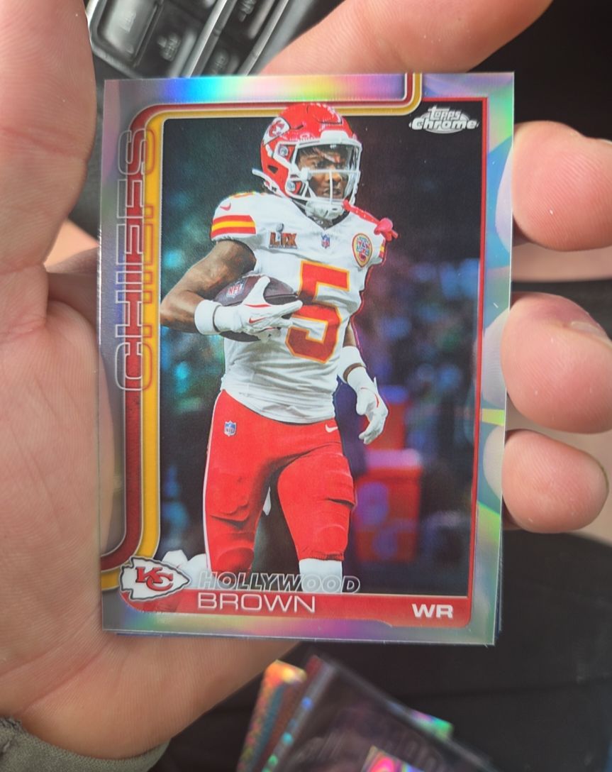2025 Topps Chrome #146 Hollywood Brown — front
