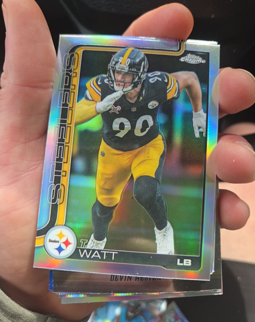 2025 Topps Chrome #258 T.J. Watt — front