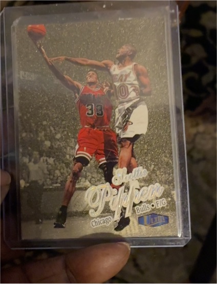 1997-98 Fleer Ultra Gold Medallion #55G Scottie Pippen — front