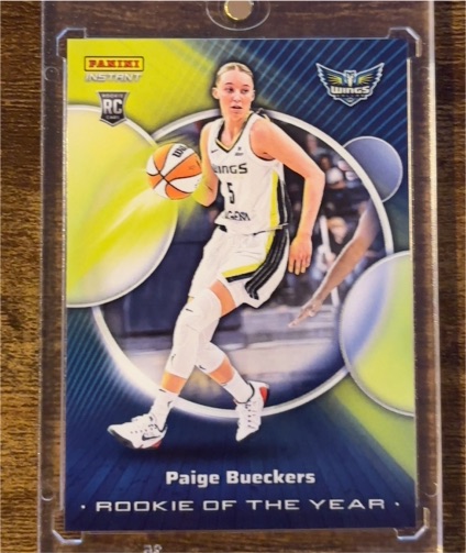 2025 Panini Instant WNBA #AW-ROY Paige Bueckers Rookie of the Year — front