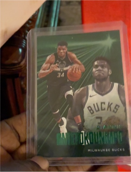 2020-21 Panini Chronicles Essentials #229 Giannis Antetokounmpo — front