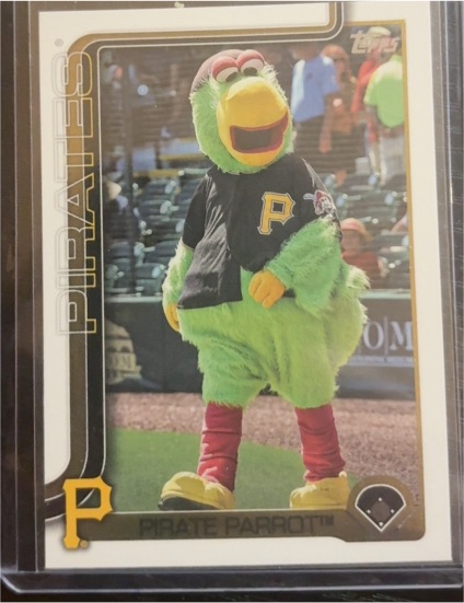 2025 Topps Series 1 Celebration #M-19 Pirate Parrot — front