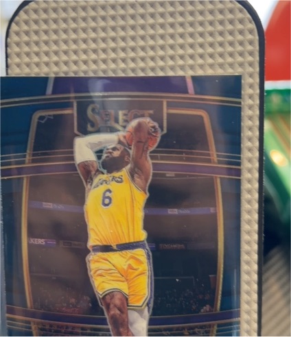 2021-22 Panini Select #100 LeBron James Los Angeles Lakers — front