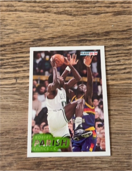1993-94 Fleer #16 Robert Parish — front