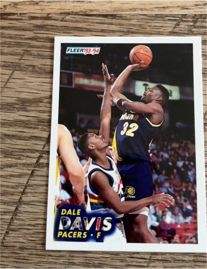 1993-94 Fleer #82 Dale Davis — front