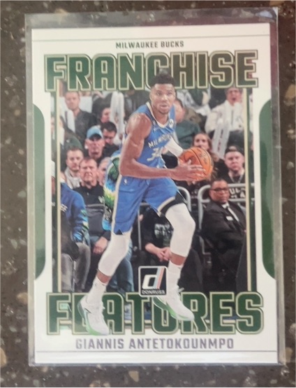 2023-24 Panini Donruss Franchise Features #10 Giannis Antetokounmpo — front