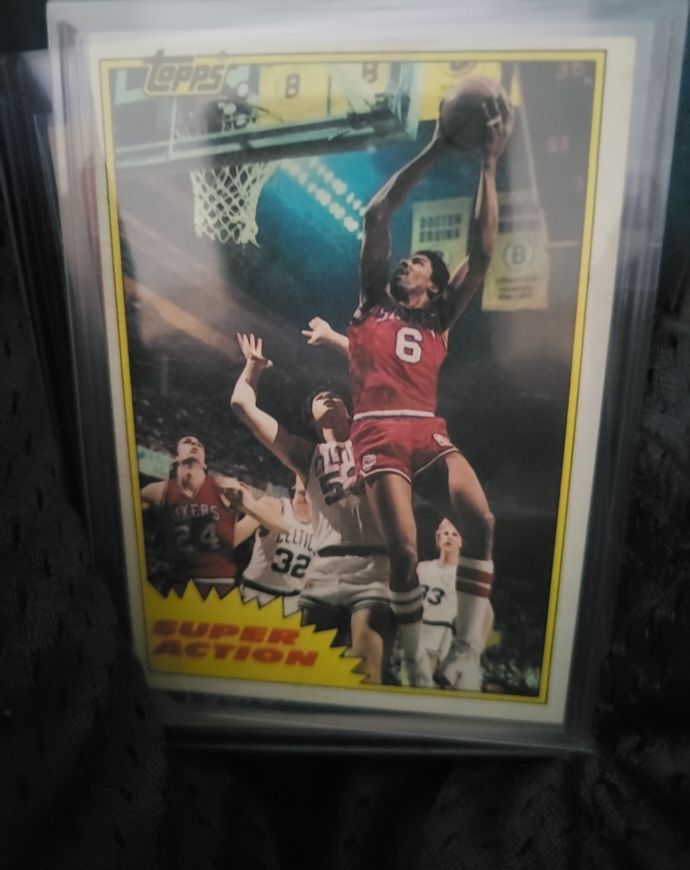 1981-82 Topps #104 Julius Erving Super Action Philadelphia 76ers — front