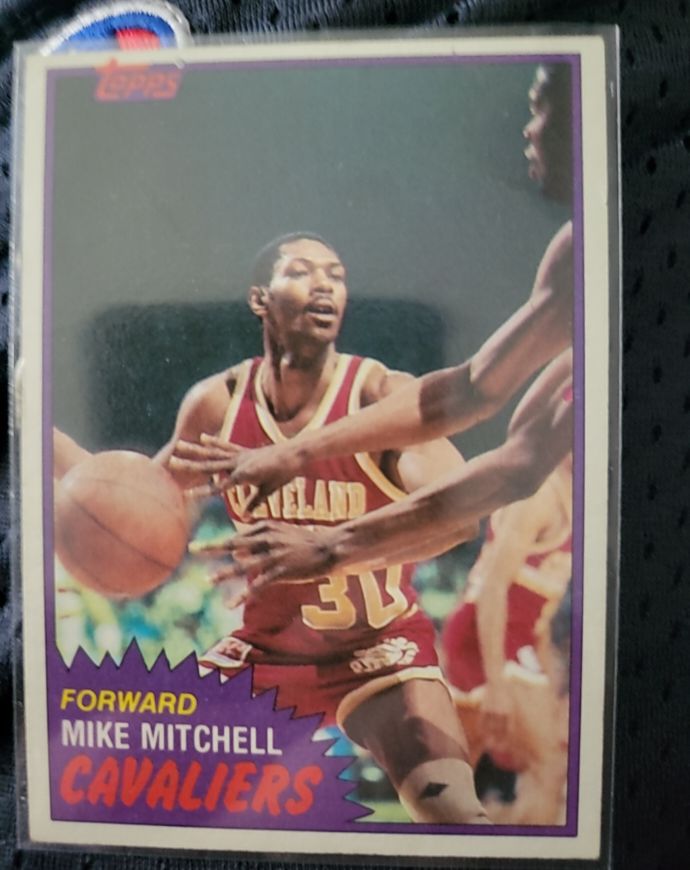 1981-82 Topps #9 Mike Mitchell — front
