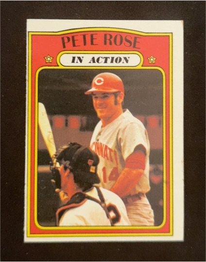 1972 Topps #560 Pete Rose In Action — front