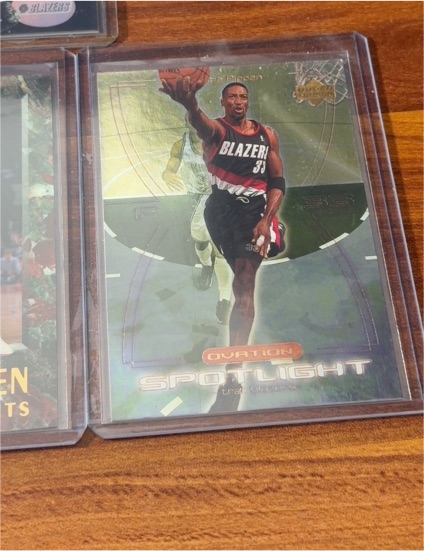 2000-01 Upper Deck Ovation Spotlight #OS14 Scottie Pippen — front