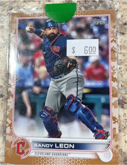 2022 Topps Series 2 #353 Sandy Leon — front
