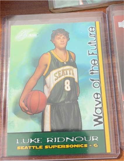 2003-04 Fleer Flair #14 Luke Ridnour Wave of the Future — front