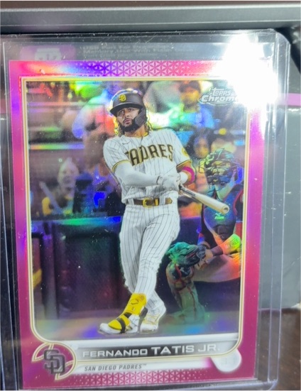 2022 Topps Chrome #150 Fernando Tatis Jr. Pink Refractor — front