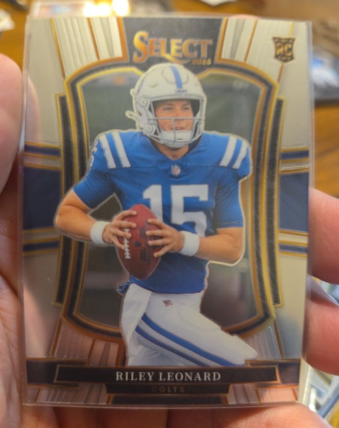 2025 Panini Select #133 Riley Leonard — front