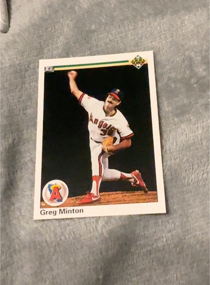 1990 Upper Deck #83 Greg Minton California Angels — front
