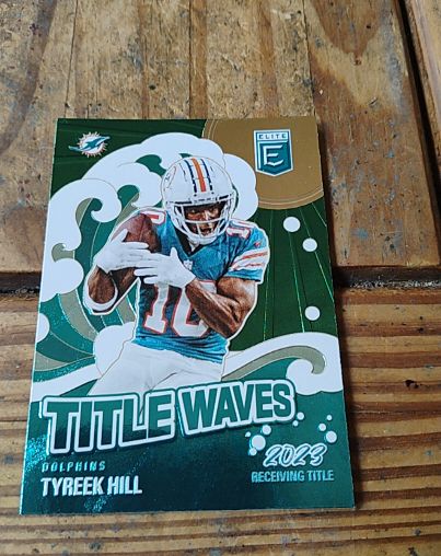2024 Panini Donruss Elite #9 Tyreek Hill Title Waves — front