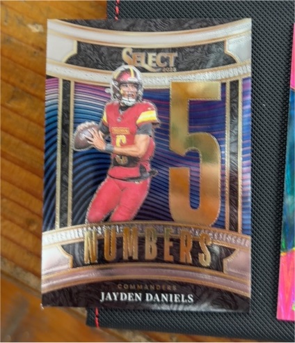 2025 Panini Select #5 Jayden Daniels — front