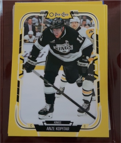 2022-23 O-Pee-Chee #19 Anze Kopitar — front