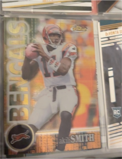 2000 Topps Finest #104 Akili Smith — front