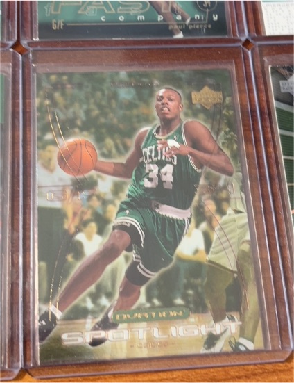 2000 Upper Deck Ovation Spotlight #OS10 Paul Pierce — front