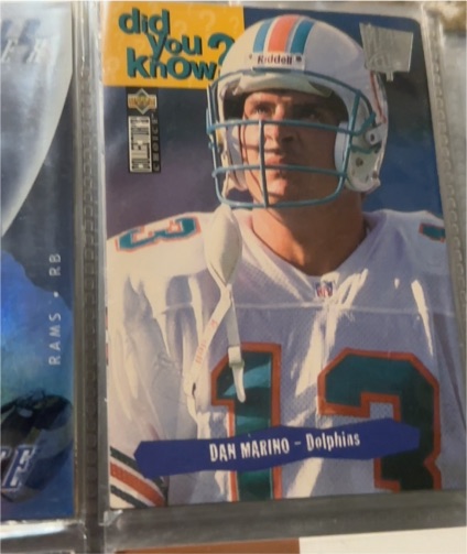1995 Upper Deck Collector's Choice #39 Dan Marino — front