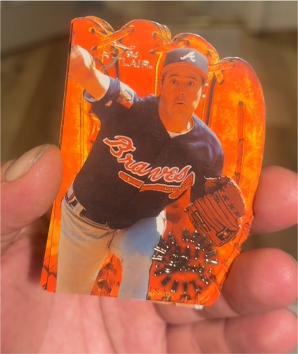 1994 Fleer Flair Hot Gloves #5 Greg Maddux — front