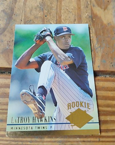 1994 Fleer Ultra #389 LaTroy Hawkins Rookie Minnesota Twins — front