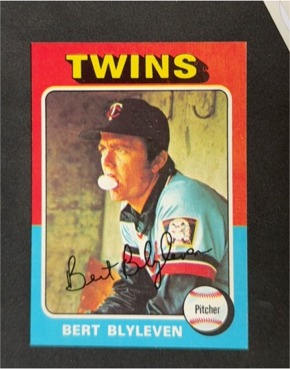 1975 Topps #30 Bert Blyleven — front