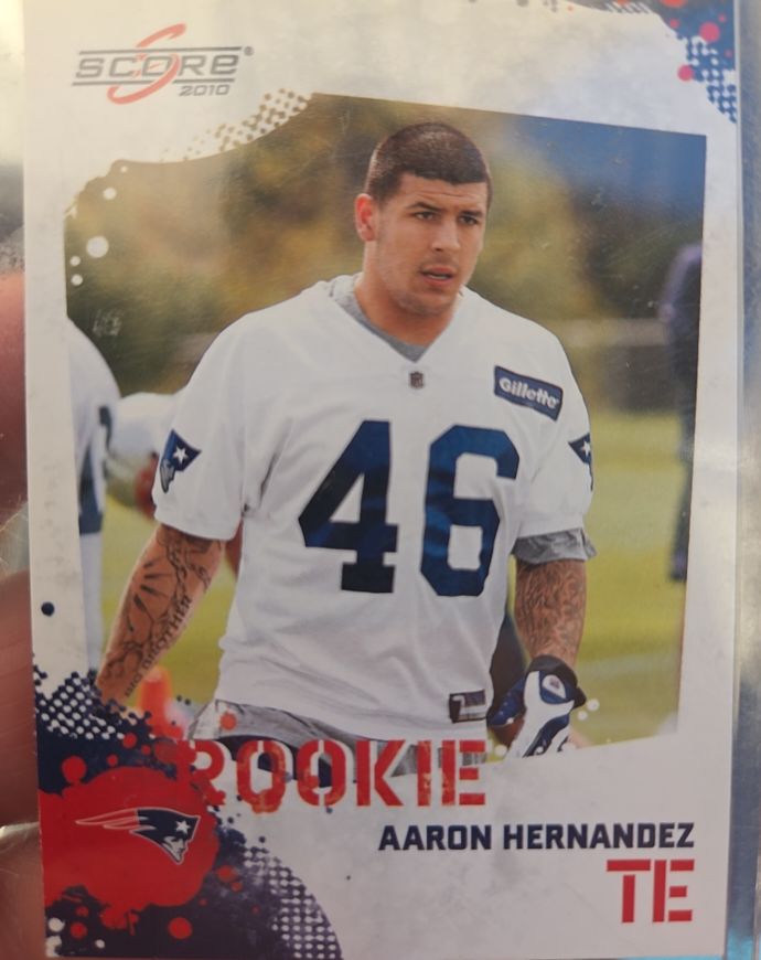 2010 Score #301 Aaron Hernandez Rookie — front