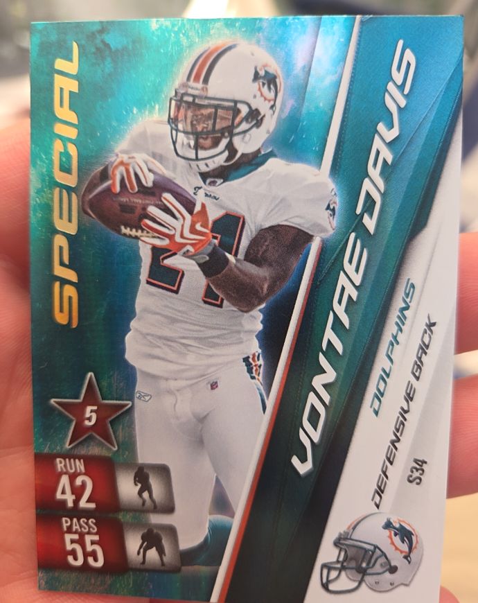 2010 Panini Adrenalyn XL Special #S34 Vontae Davis — front