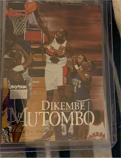 1999-00 SkyBox Premium #88 Dikembe Mutombo — front