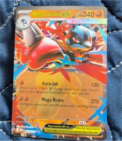 2015 Pokémon Mega Lucario EX 077/132 — front