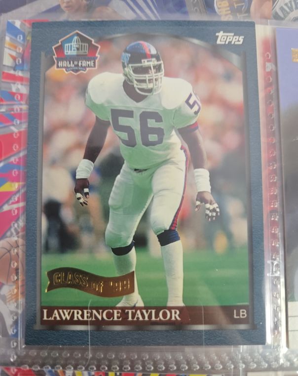 1999 Topps Hall of Fame #HOF3 Lawrence Taylor — front
