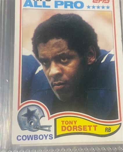 1982 Topps #311 Tony Dorsett — front
