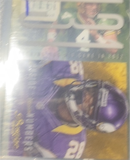 2012 Topps #4 Adrian Peterson — front