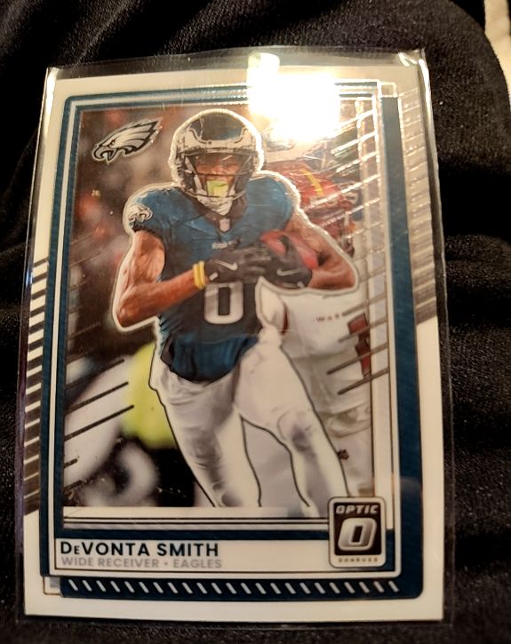 2025 Panini Donruss Optic #28 DeVonta Smith — front